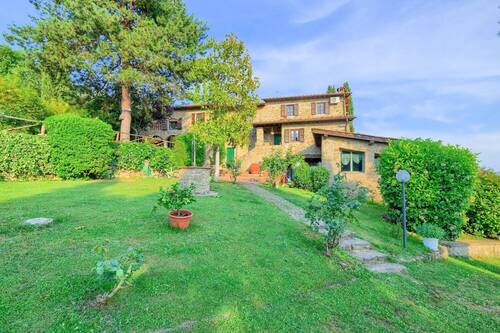 Bild 1 - Bauernhaus mit 2 Wohnungen und herrlichem Panoramablick, Pool und 47ha Grund 