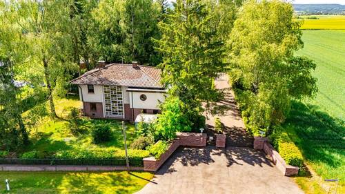 Luftansicht von der Straße - 3 Zimmer Einfamilienhaus in Bad Rodach / Heldritt
