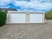 Zwei Garagen - 