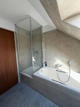 Dusch/Wannenbad DG - 