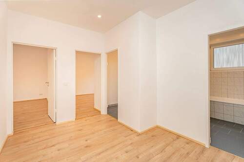 Flur - 4 Zimmer Etagenwohnung zum Kaufen in Berlin