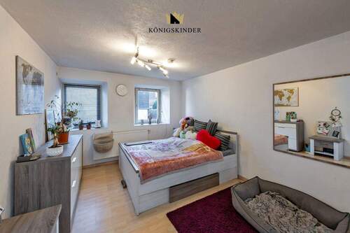 ...direkt gegenüber das große Schlafzimmer. - 