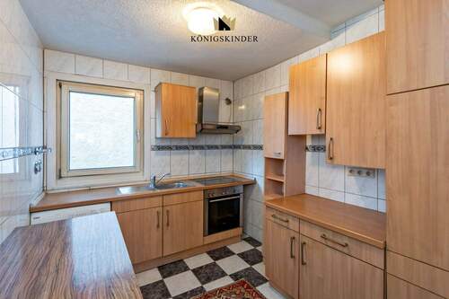 und oben gibt's eine komplette Wohnung... - 