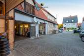 ...in den großen Hof... - 7 Zimmer Mehrfamilienhaus, Wohnhaus in Heidenheim-Schnaitheim