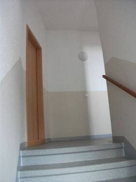 Treppenhaus - 3 Zimmer Etagenwohnung zur Miete in Chemnitz