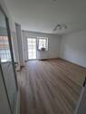 Wohnzimmer - Erstbezug nach Sanierung 2 Zimmer Wohnung PAF 2 Minuten ins Zentrum
