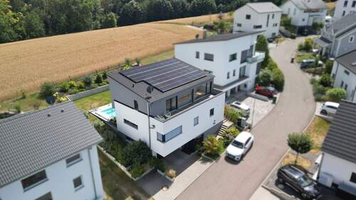 Vorne.seite - 4 Zimmer Einfamilienhaus in Sinsheim / Waldangelloch