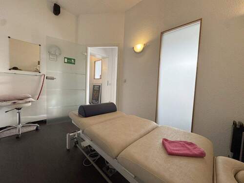 Behandlungszimmer 2 - 