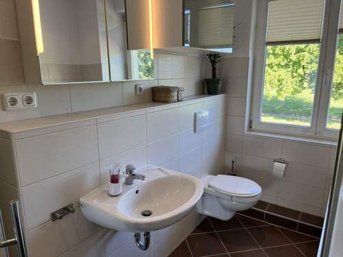 Badezimmer im 1. OG - 