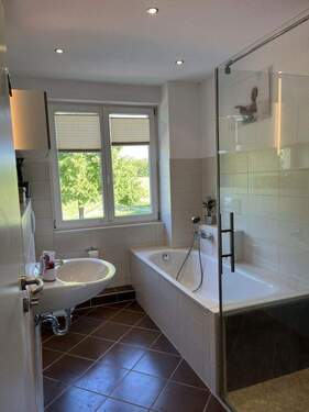 Badezimmer im 1. OG - 