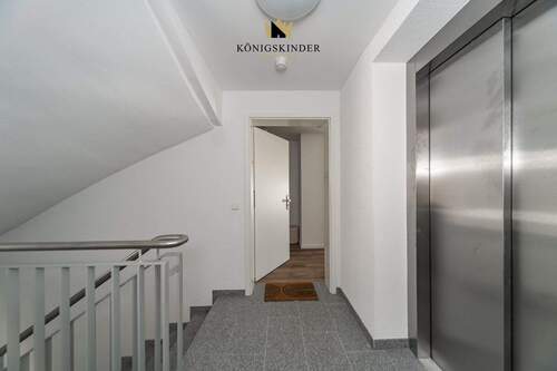 Treppenhaus mit Aufzug - Mehrfamilienhaus, Wohnhaus mit 79,80 m&sup2; in Leinzell zum Kaufen