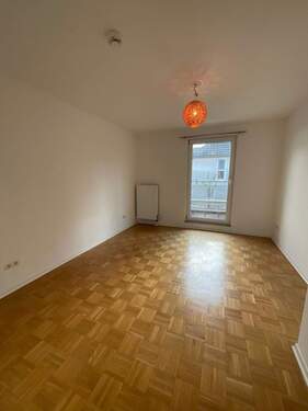 Zimmer 1 - Etagenwohnung mit 87,40 m&sup2; in Frankfurt am Main zur Miete