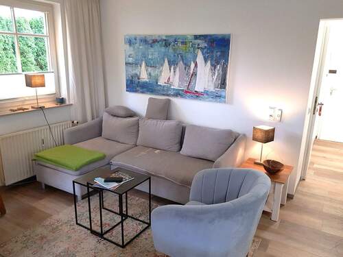 Wohnzimmer mit Sitzecke - 2 Zimmer Etagenwohnung in Timmendorfer Strand