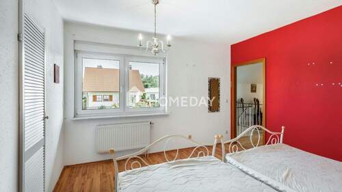 1. OG Schlafzimmer 2 - 