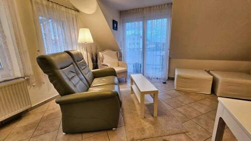 Wohn- und Esszimmer mit Küche - 