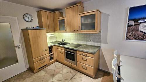 Wohn- und Esszimmer mit Küche - 