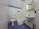 Badezimmer im Dachgeschoss - 