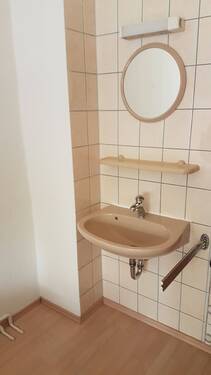 tw. mit Waschgelegenheit - andere Wohnungstypen mit 16,60 m&sup2; in Mittweida zur Miete