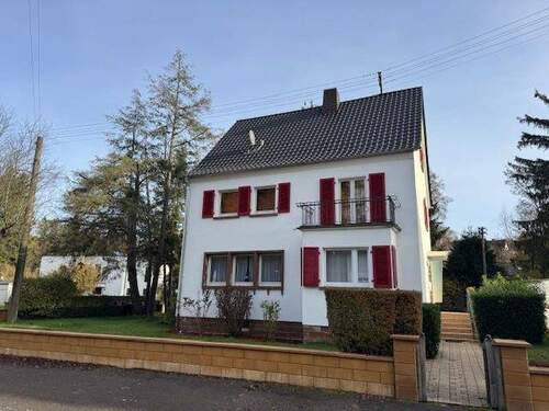 Bild1 - Freistehendes Einfamilienhaus in zentraler Lage von Fechingen