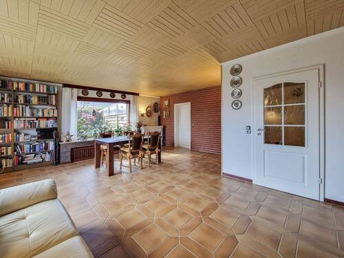 Wohnzimmer im Erdgeschoss - 6 Zimmer Einfamilienhaus in Rethwisch