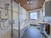 Badezimmer im Erdgeschoss - 
