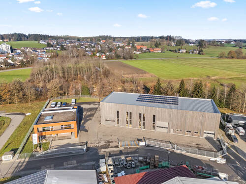 Bild 1 - Modernes Bürogebäude mit vermieteter Gewerbehalle