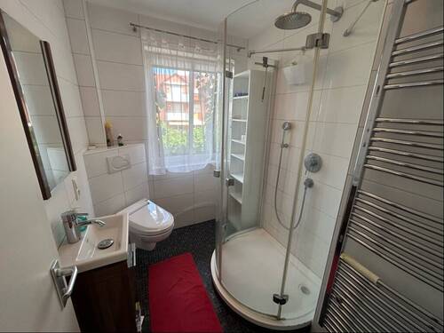 zweites Bad im OG mit Dusche - 