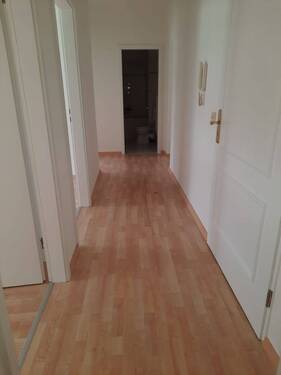 Flur - Etagenwohnung mit 69,70 m² in Görlitz zur Miete