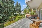 Terrasse mit Zugang zum Garten - 