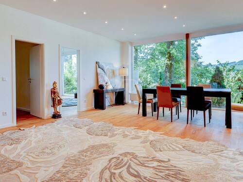 Gemütlicher Essbereich mit Blick ins Grüne - 3 Zimmer Etagenwohnung zum Kaufen in Königstein