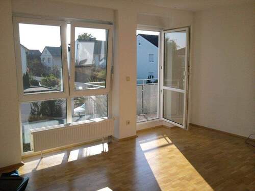 Wohnbereich - 3 Zimmer Etagenwohnung zur Miete in Kösching