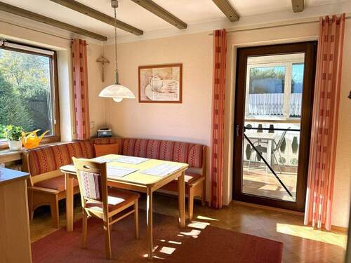 Esszimmer - 7 Zimmer Einfamilienhaus in Pfaffenhofen an der Roth / Berg