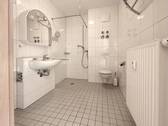 Badezimmer mit Dusche - 