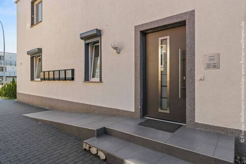 Eingangstür - Etagenwohnung mit 86,00 m² in Hamburg zum Kaufen