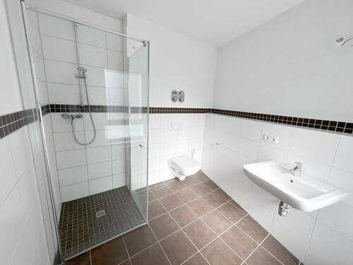 Badezimmer - Etagenwohnung mit 98,60 m&sup2; in Oberhausen zur Miete