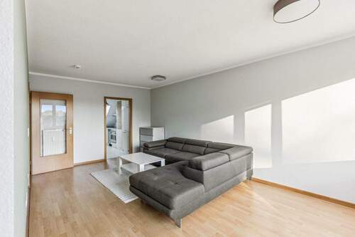 Wohnzimmer Ansicht II - 3 Zimmer Etagenwohnung in Schönfließ