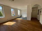 Wohnzimmer - Küche - Citywohnung - zentral gelegen 2,5 Zi. mit EBK