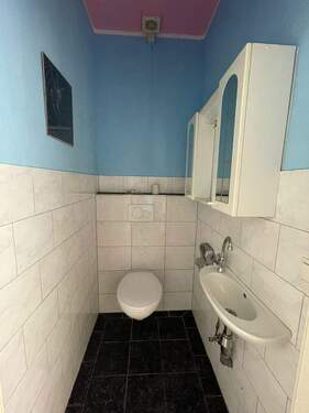 WC - 