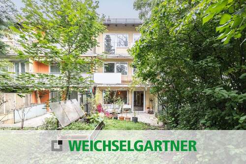 Im Alleinauftrag - Großzügiges 7-Zimmer-Reihenmittelhaus mit weiterem Ausbaupotenzial und Einzelgarage