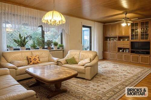 Wohnzimmer - 7 Zimmer Doppelhaushälfte zum Kaufen in Gessertshausen / Deubach