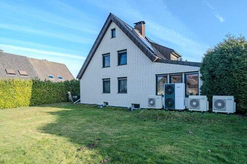 Seitenansicht des Hauses - 7 Zimmer Einfamilienhaus zum Kaufen in Kleve