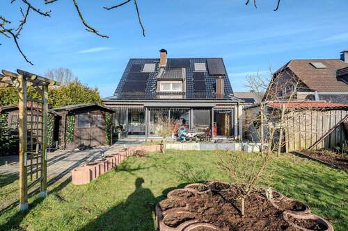 Hausrückseite - 7 Zimmer Einfamilienhaus in Kleve