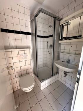 Badezimmer DG.jpg - 