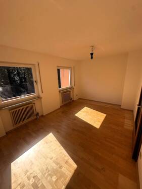 Bild 2 Zimmer 1 OG.jpg - 