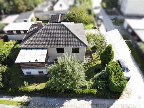 Ansicht Straße - 9 Zimmer Einfamilienhaus zum Kaufen in Ducherow