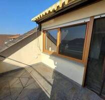Großzügige, sonnenhelle Wohnung mit Ausblick, 2 Dachterrassen, EBK & neuem Bad – bezugsfrei! - Kirchheim