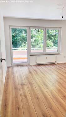 Wohn-/Esszimmer - 
