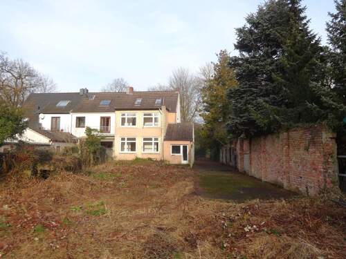 Blick zur Einfahrt - Grundstück in Bremen