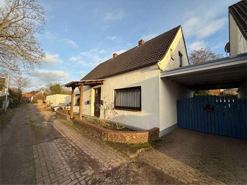 Straßenansicht - 6 Zimmer Einfamilienhaus in Achim