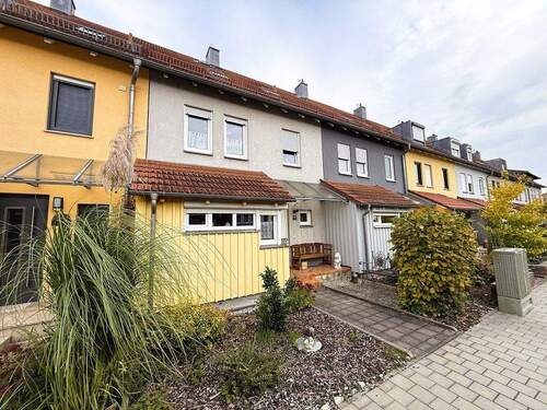 Ansicht Eingang.jpg - 5 Zimmer Reihenmittelhaus in Ingolstadt